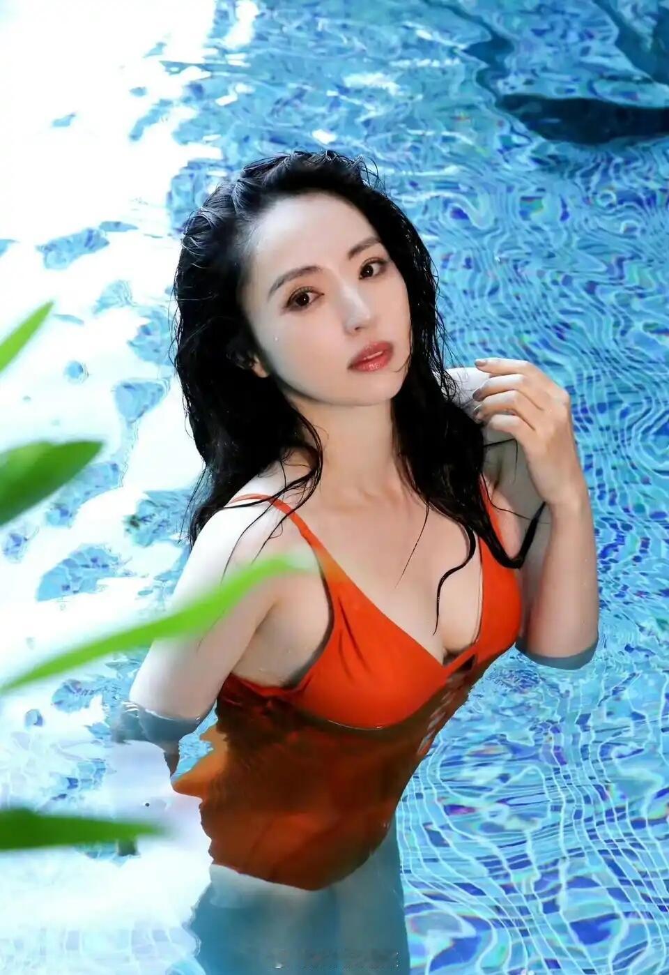 我理解了张维伊采访的时候，压不住的笑声~董璇颜值身材还有人品，都非常好👍🏻他