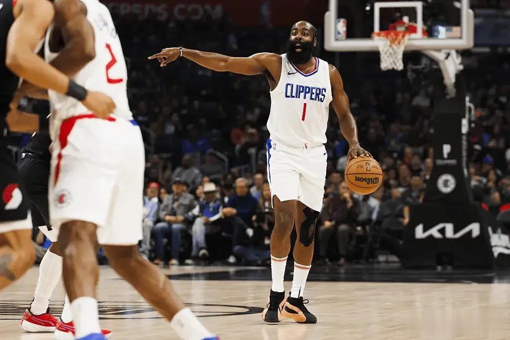 时隔33天后，快船重回西部前八行列！

今日NBA常规赛，快船132-127战胜