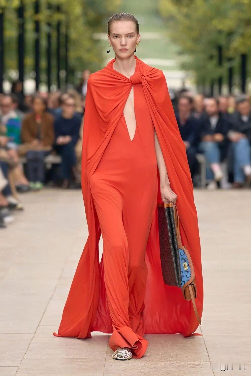 时尚那点事｜穿搭的乐趣
2026春夏时尚潮流荟萃
服装是流动的艺术，
每一次穿搭