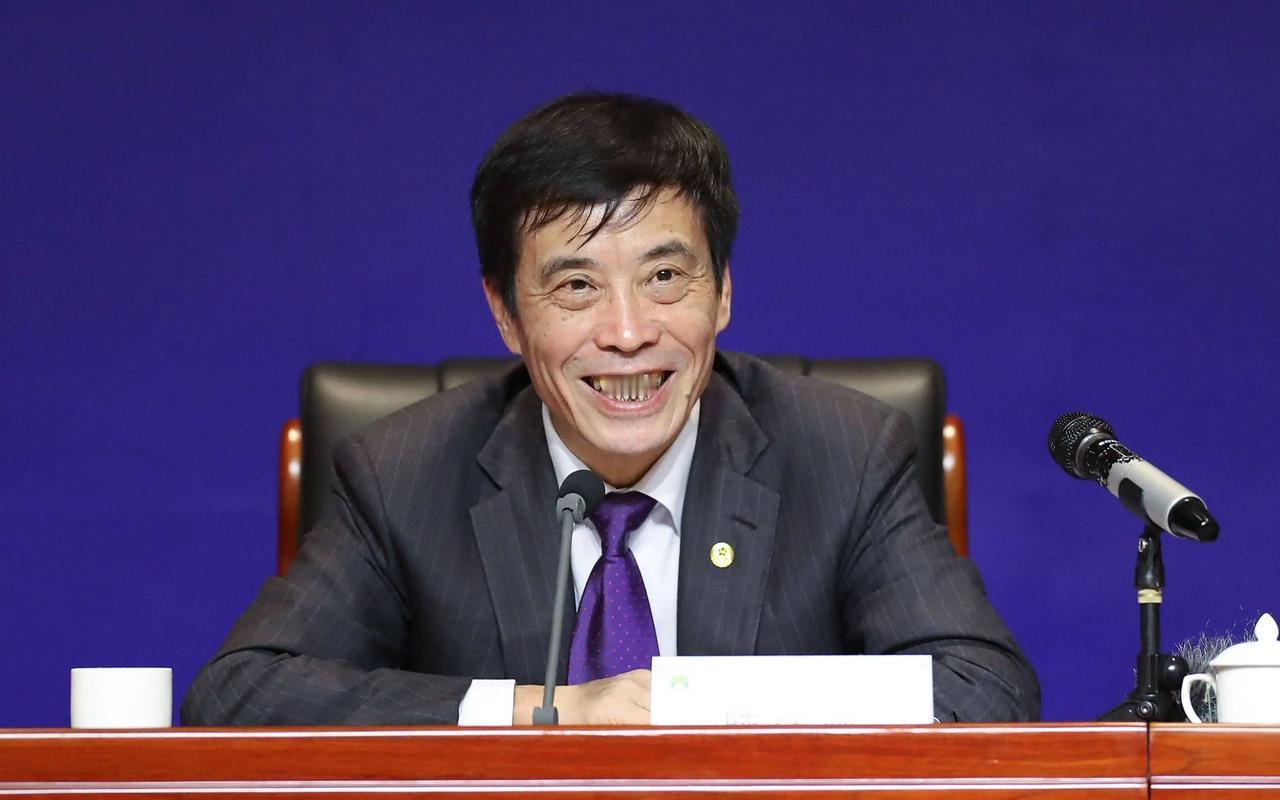 是哪9家俱乐部向陈戌源行贿？又是哪13家俱乐部向于洪臣行贿？
中超16家俱乐部，