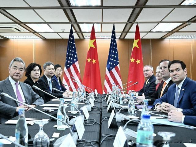 零寒暄全硬核！中美外长马尼拉闭门交锋，镜头前沉默不语，门内博弈直击要害
 
7月