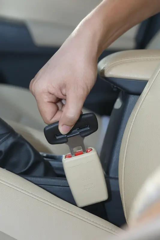 4月1日起严查后排安全带系谣言网络虽然让我们及时了解新闻资讯，但是也让很多谣言误