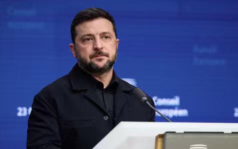 乌克兰总统泽连斯基3日在当天记者说明会发言表示：目前26~30%的战斗集中在东部