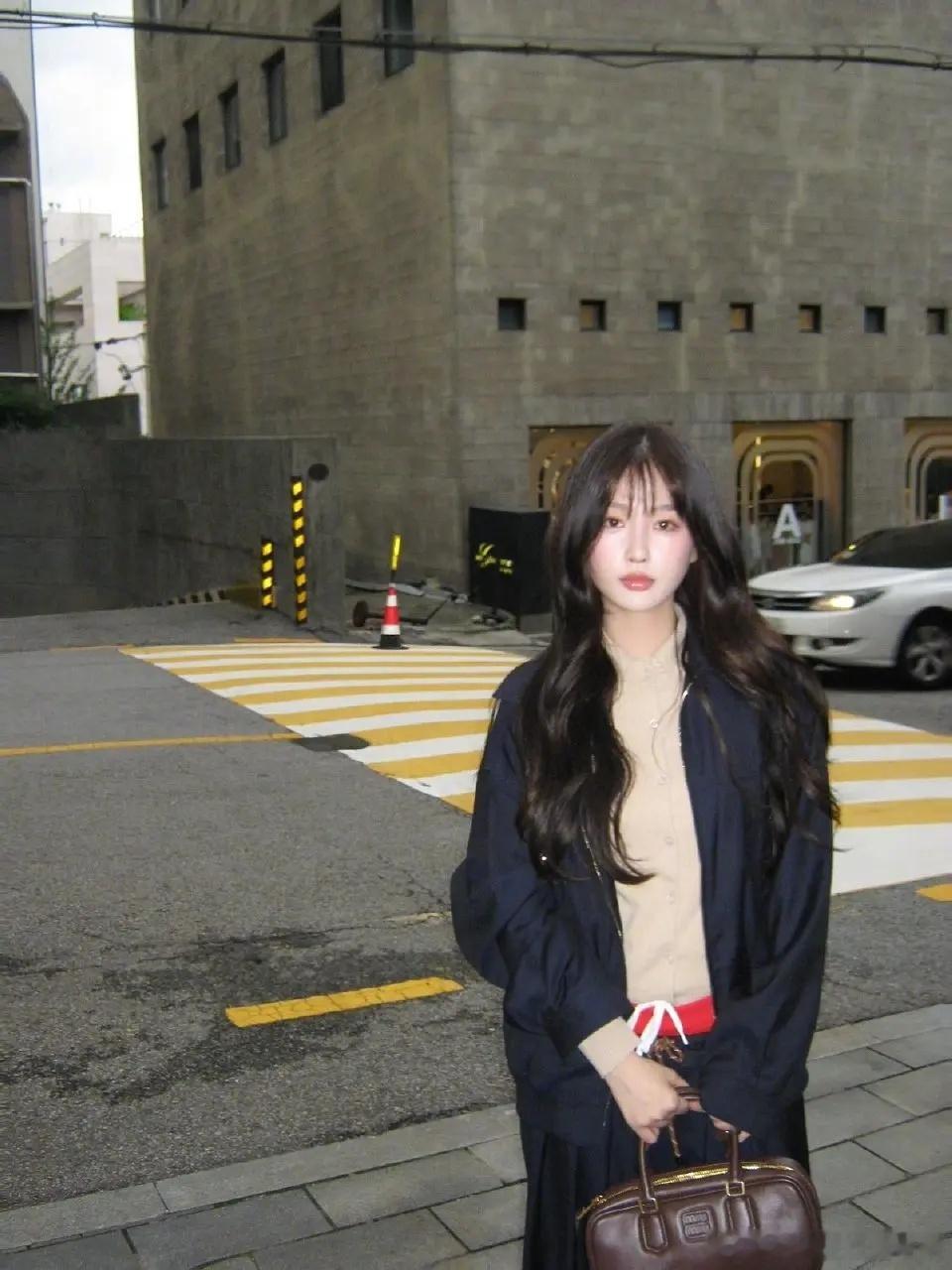 miumiu和moschino一个档吧与纪梵希不冲突，不过感觉应该是自己日常搭的