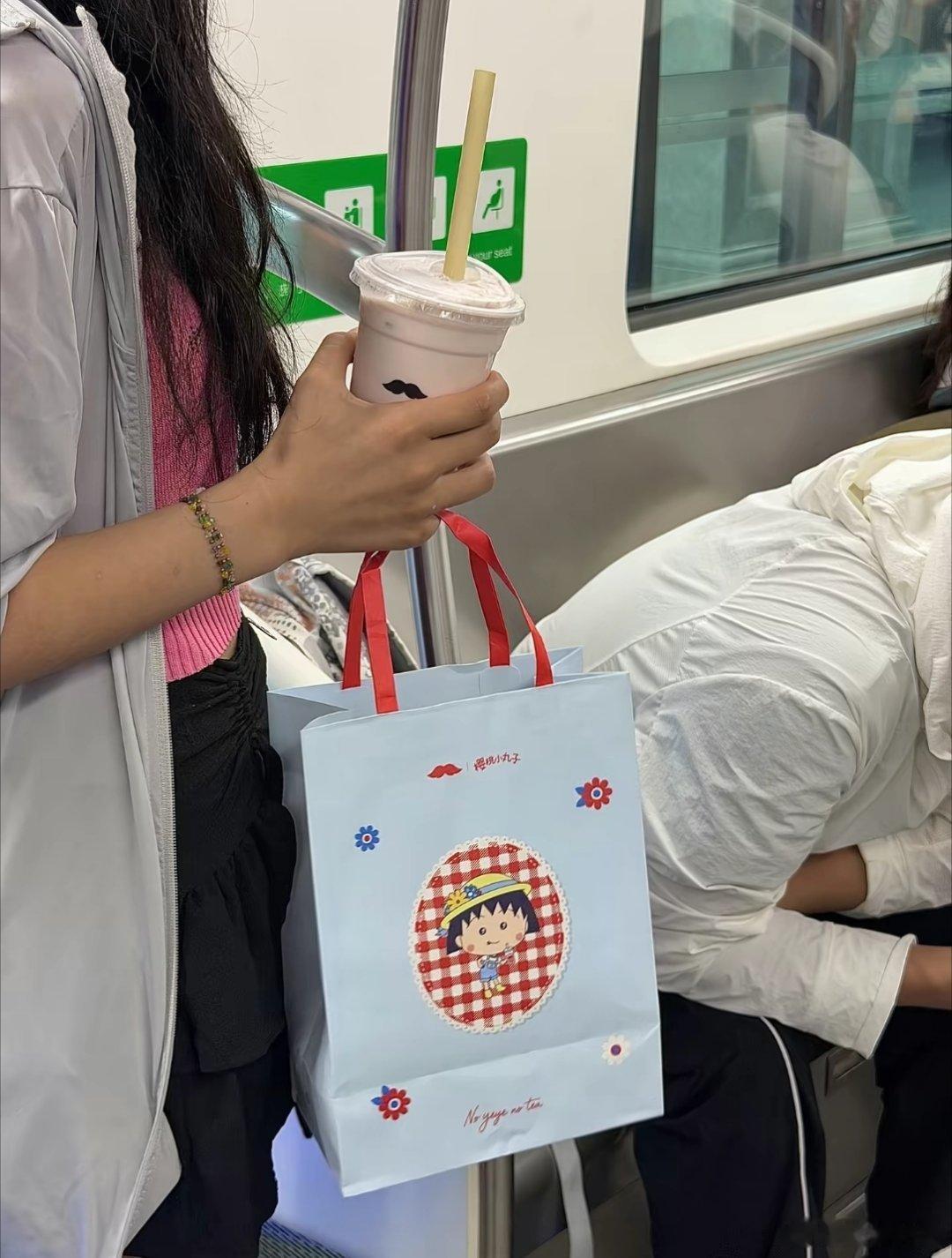 爷爷不泡茶遇事不慌比个YEYE   喝口爷爷不泡茶，把好心情续上！慢慢长大才发现