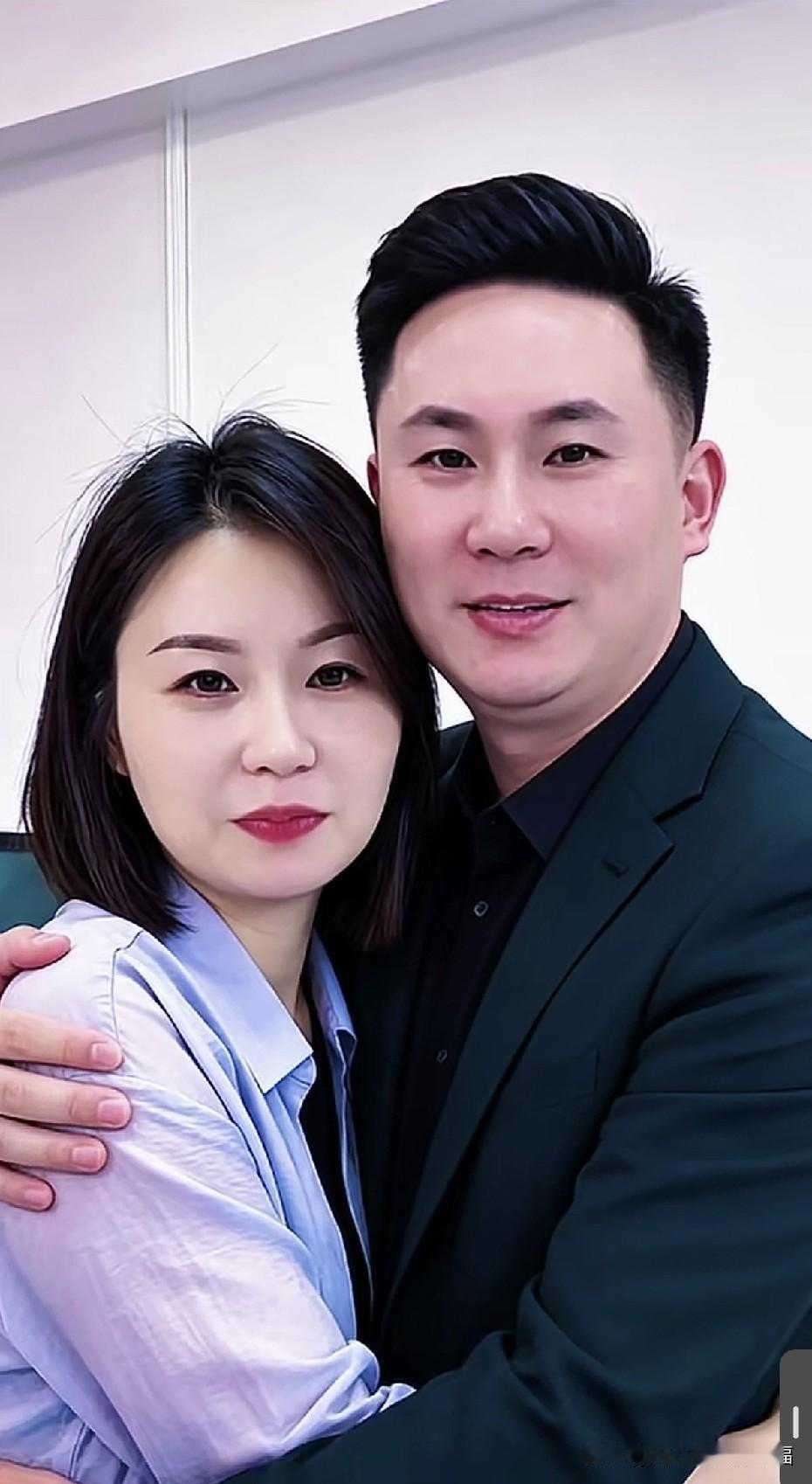 离婚了，小眼妹也有权利追求自己的幸福。难道女人你就得守着吗？就得等着男人回头吗？