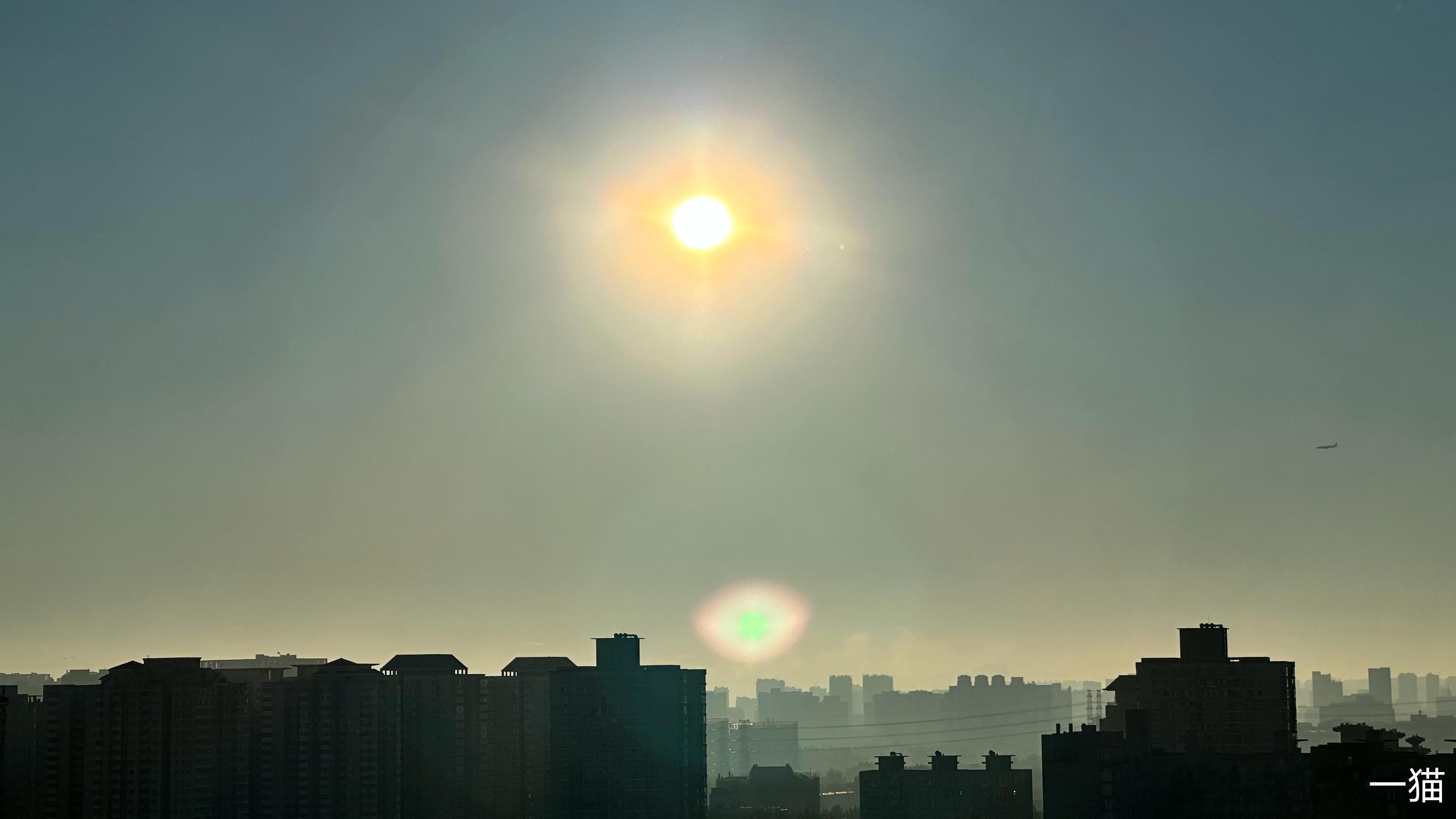 5:39 百年大小荣枯事，过眼浑如一梦中。与火星第一猫一起早起看日出