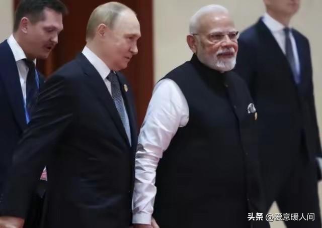 俄中之间的石油交易，突然爆出个大新闻，有贸易商偷偷透露，俄罗斯给中国的石油价格，