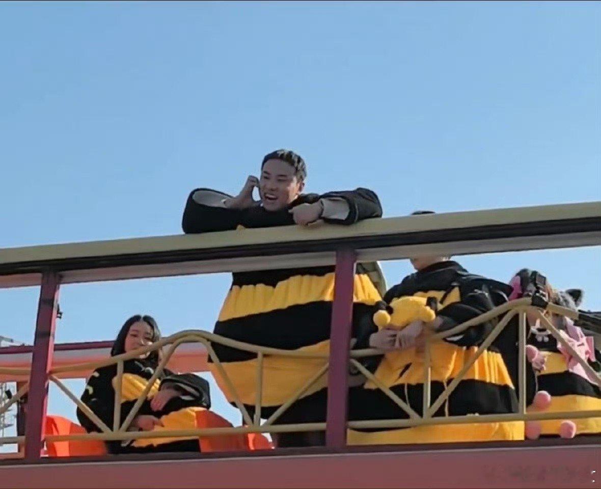 徐志胜模仿魏大勋饭撒 喜剧人互撞名场面，模仿精准戳笑点，自带喜感buff，笑到停