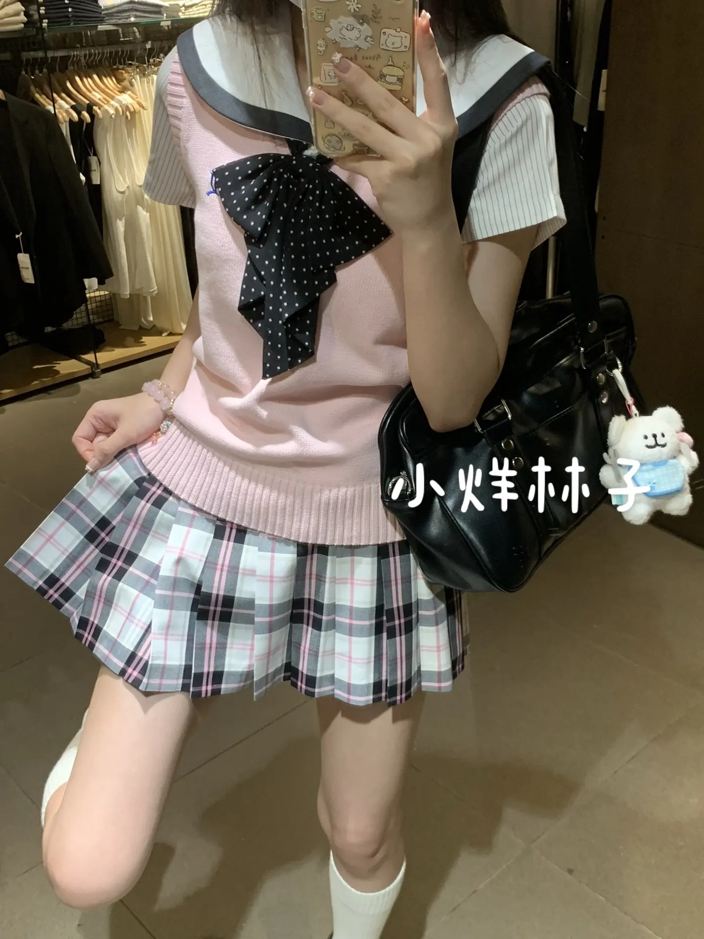 这个搭配谁懂🥹。包边收腰衬衫真的好喜欢…