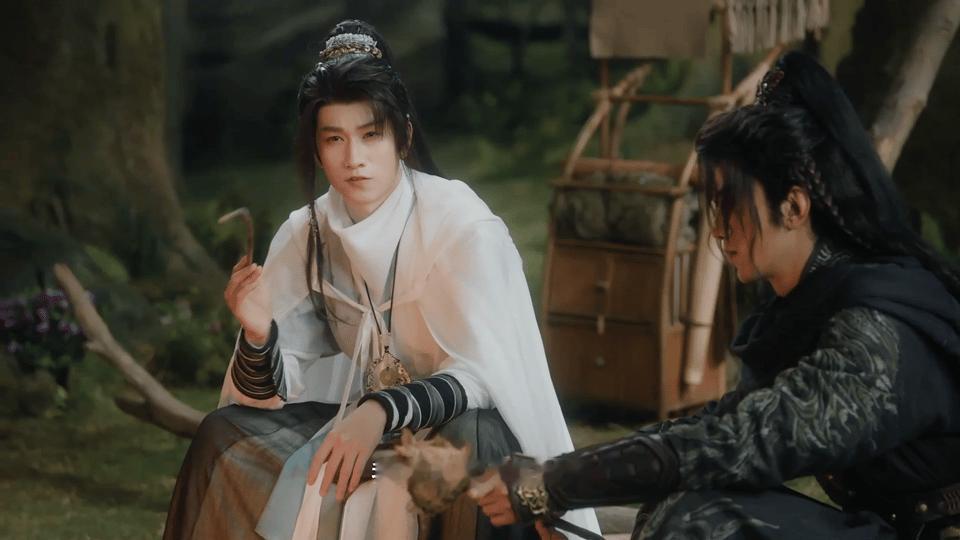 罗云熙拿瞎话当逗号使唐公子的瞎话是张口就来的“语言标点”，前句刚立“一阙阴阳”人