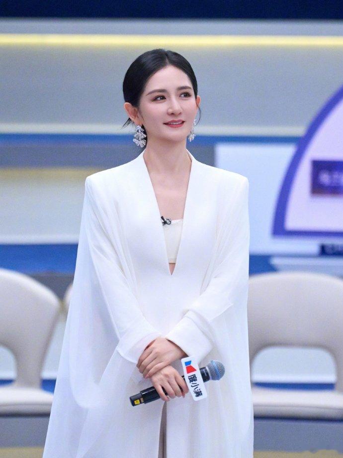 谢娜白衣为翼谢娜白衣为翼乘风而上 谢娜白衣为翼 