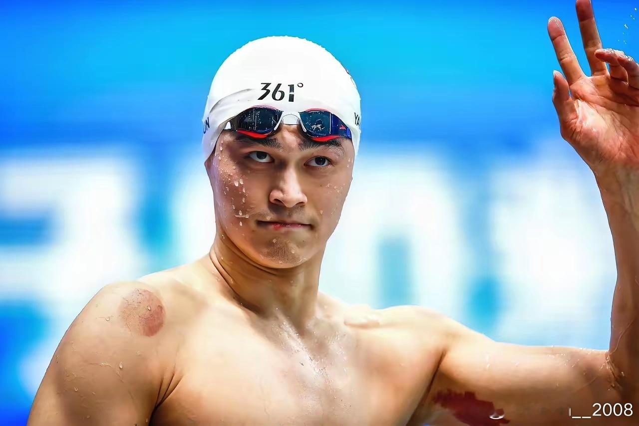 孙杨明明都33岁了，复出后体能早该下滑，预赛最后50米硬是顶着压力冲了3秒，愣是