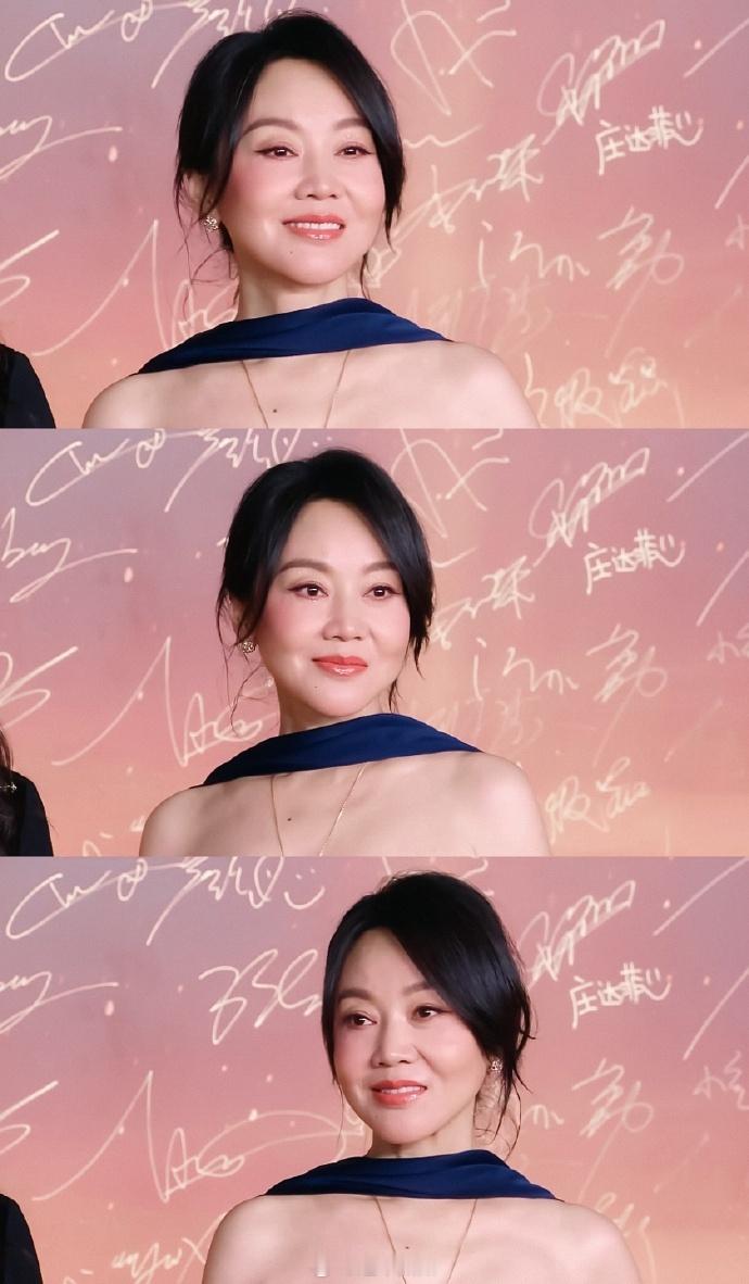 闫妮生图 微博之夜闫妮老师不微醺了，反而给我们呈现出来如同蓝玫瑰的美貌，不仅仅是