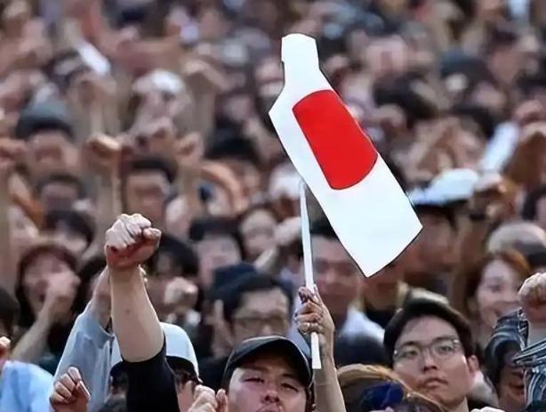 一位日本华人曾经表示“讲实话，中日如果开战，中国是打不过日本的，日本武器领先中国