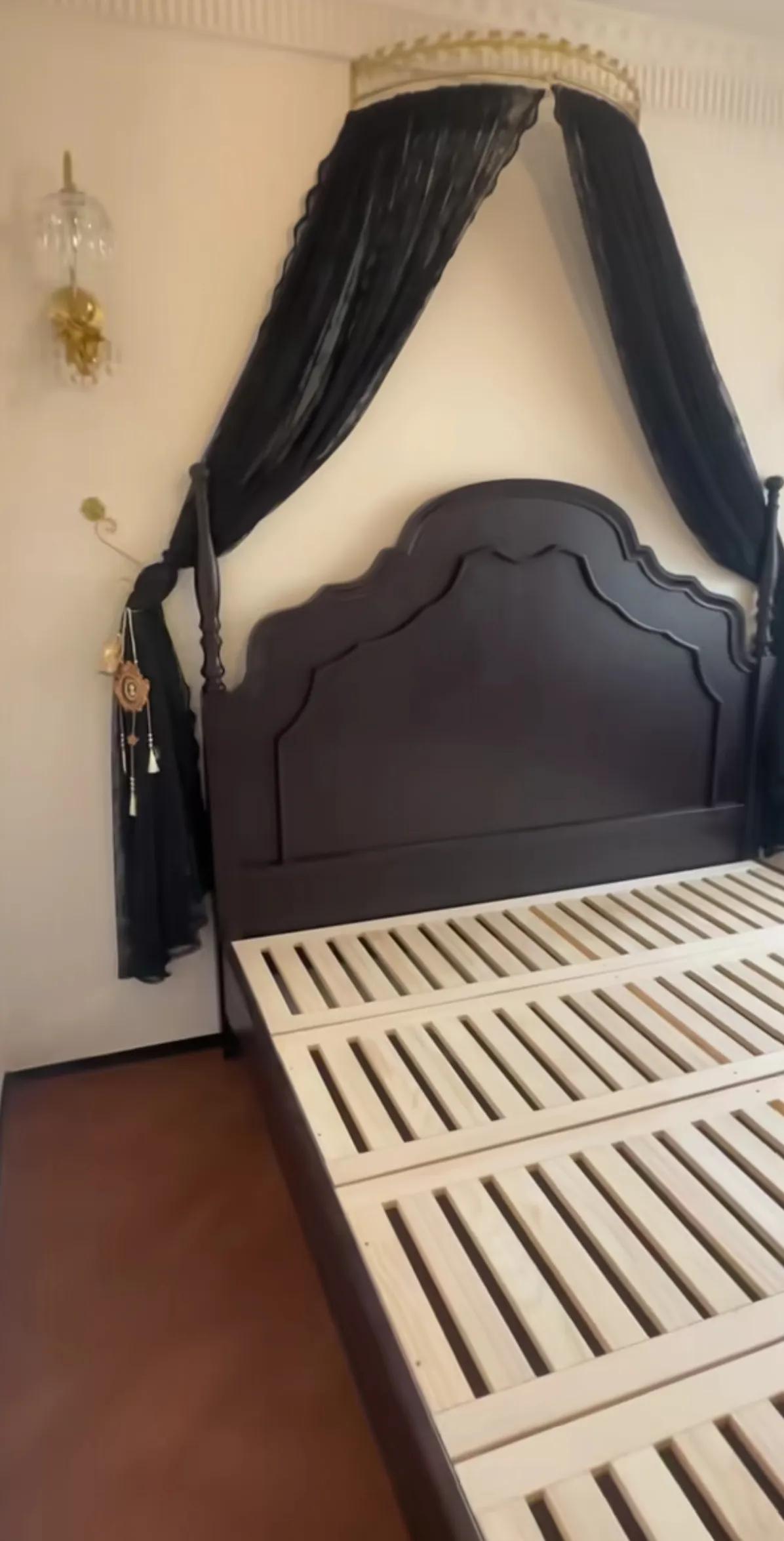 卧室装修完毕，家装大神们帮看看，这还需要添加点什么吗？[what]