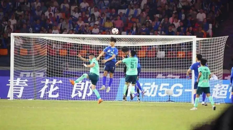 川超乐山客场1比2惜败成都  川超第七轮焦点对决打响，乐山客场挑战成都，全程高强