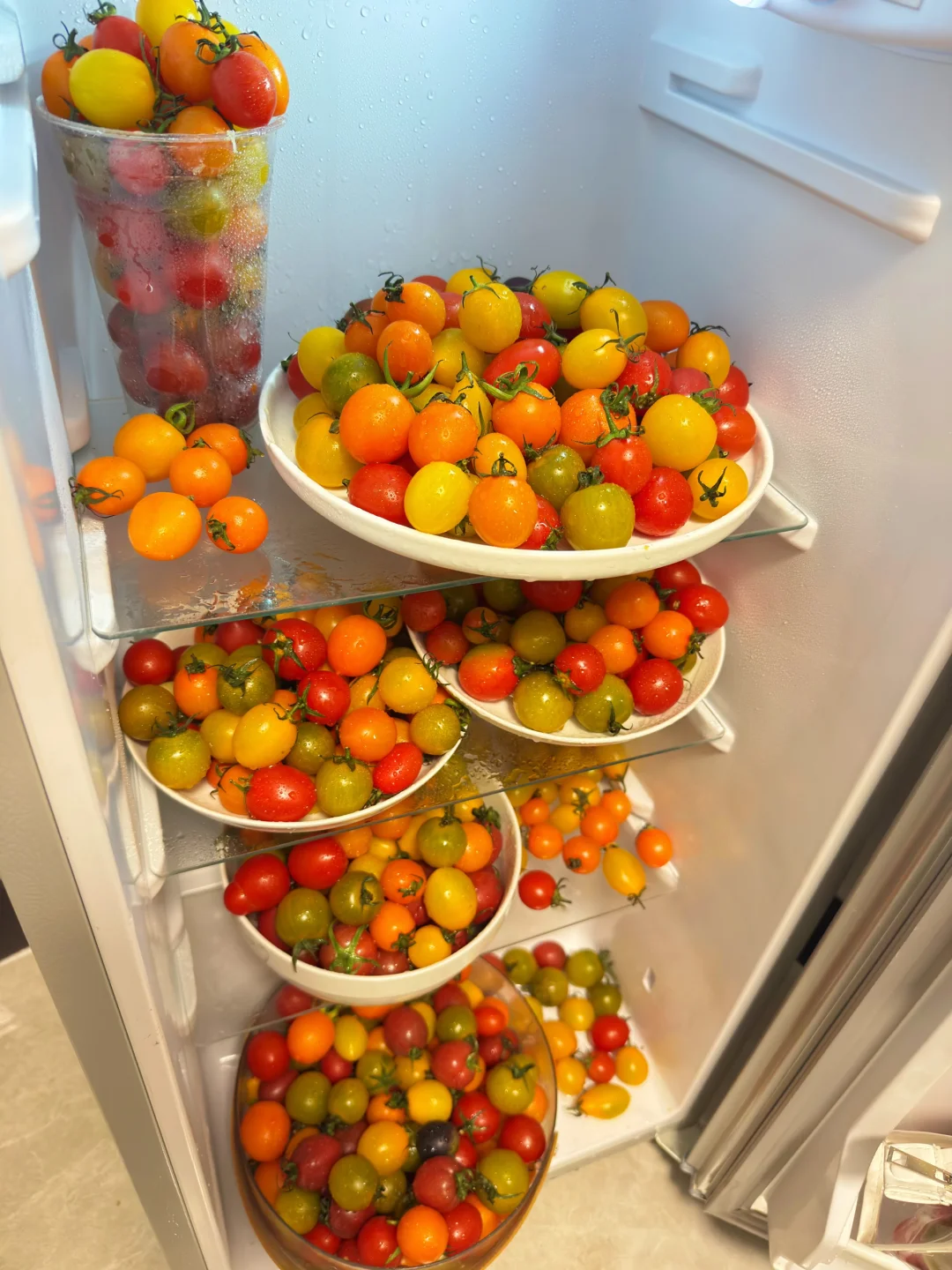 现在的年轻人对9.9一箱，真的没有概念吗？