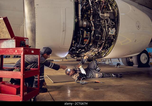 在极限精度里寻找航空人的心跳0.02毫米对于飞机来说意味着什么 0.02毫米，不