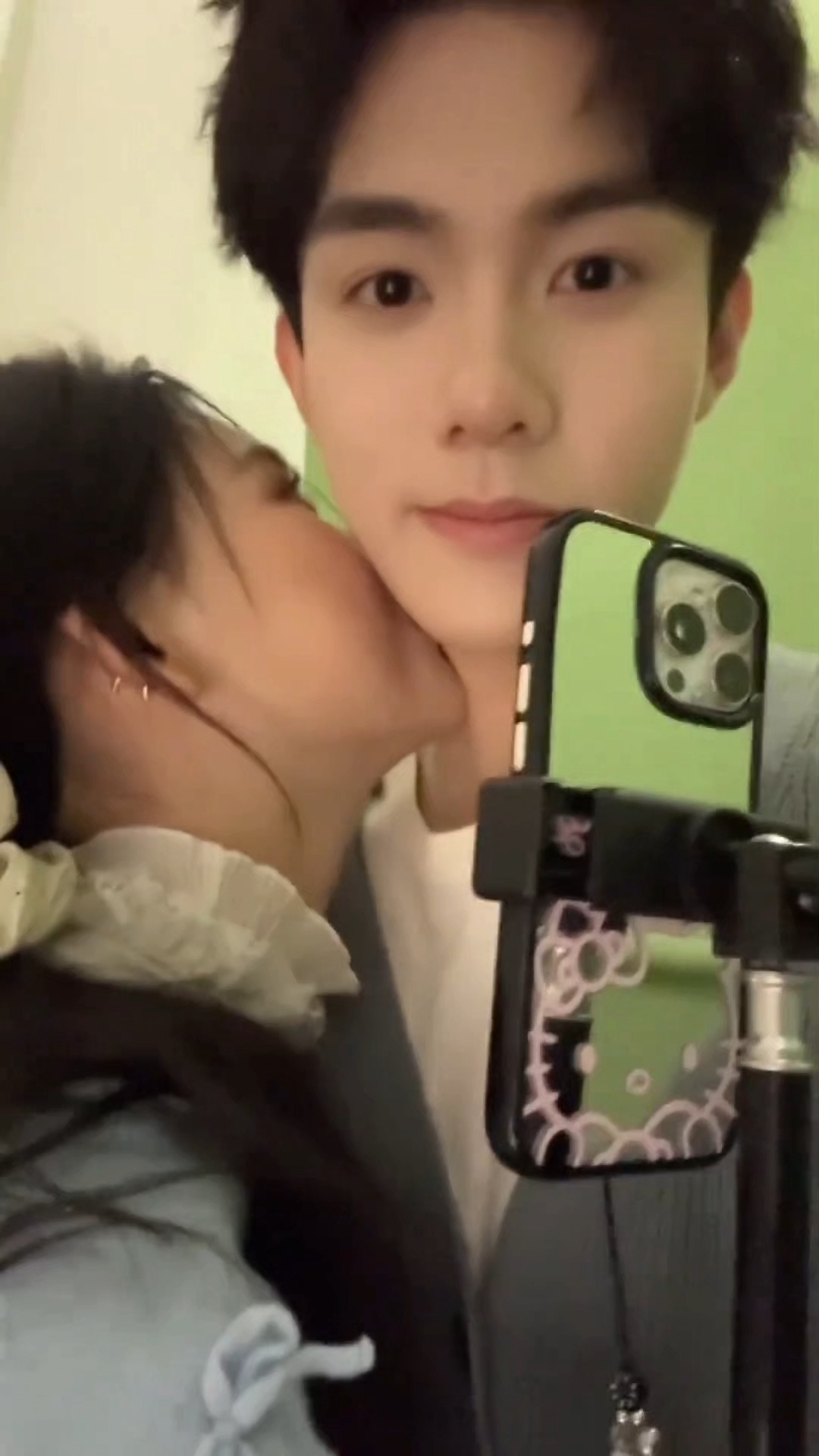 徽眸毅笑cp 我不行了家人们谁懂啊徽眸毅笑怎么可以这么甜 