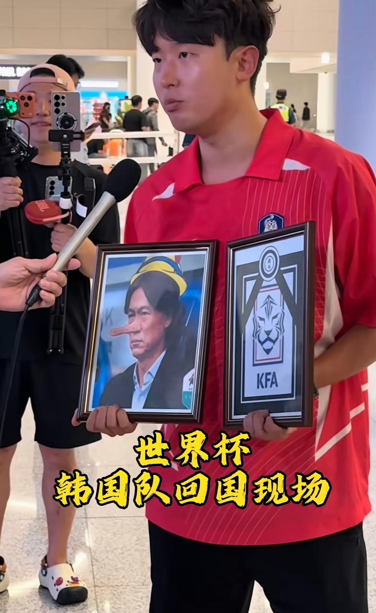 看看人家这舆论土壤，再看看咱……真羡慕。

洪明甫两度执教韩国均小组赛出局，这回