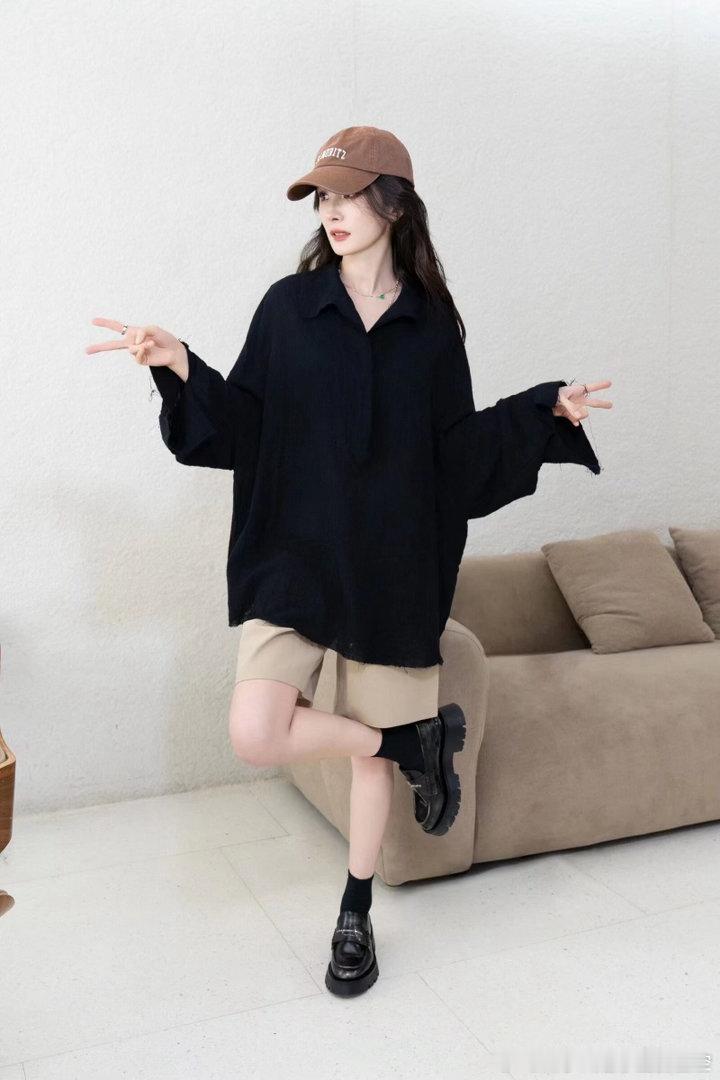 杨幂  🦊杨幂siinsiin全球品牌代言人 追求梦想多年，回首发现，自己早已