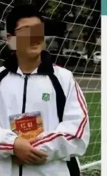 肖同学是不幸的，遇到了杨某媛。
肖同学又是幸运的，当杨某媛一再信口开河，终于让大