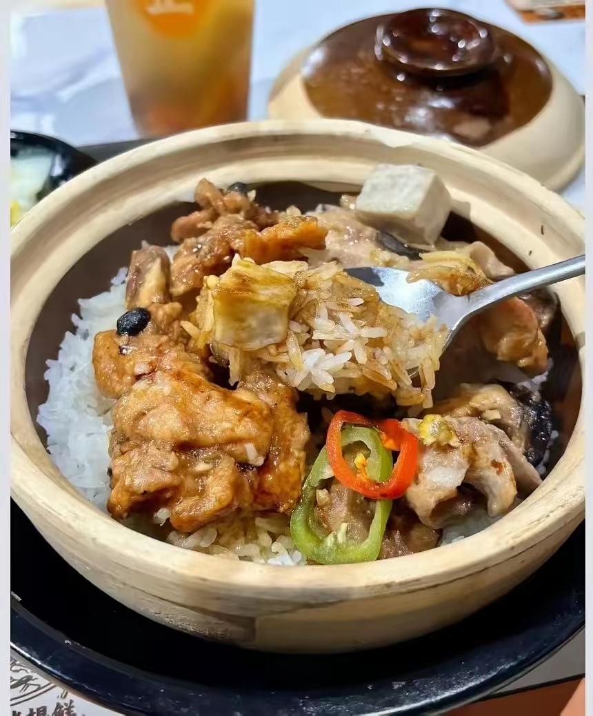 太真实！同事让帮忙带20块煲仔饭，提一句饭钱当场翻脸：你也太抠门了
 
职场最让