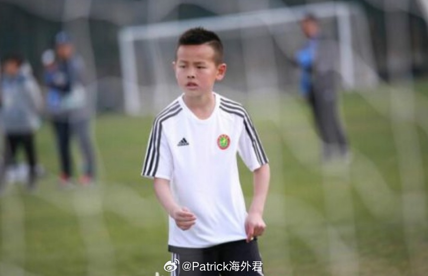 【邓捷夫】18岁的邓捷夫即将迎来中超首秀，同时也是其职业生涯首秀。邓捷夫出生于2