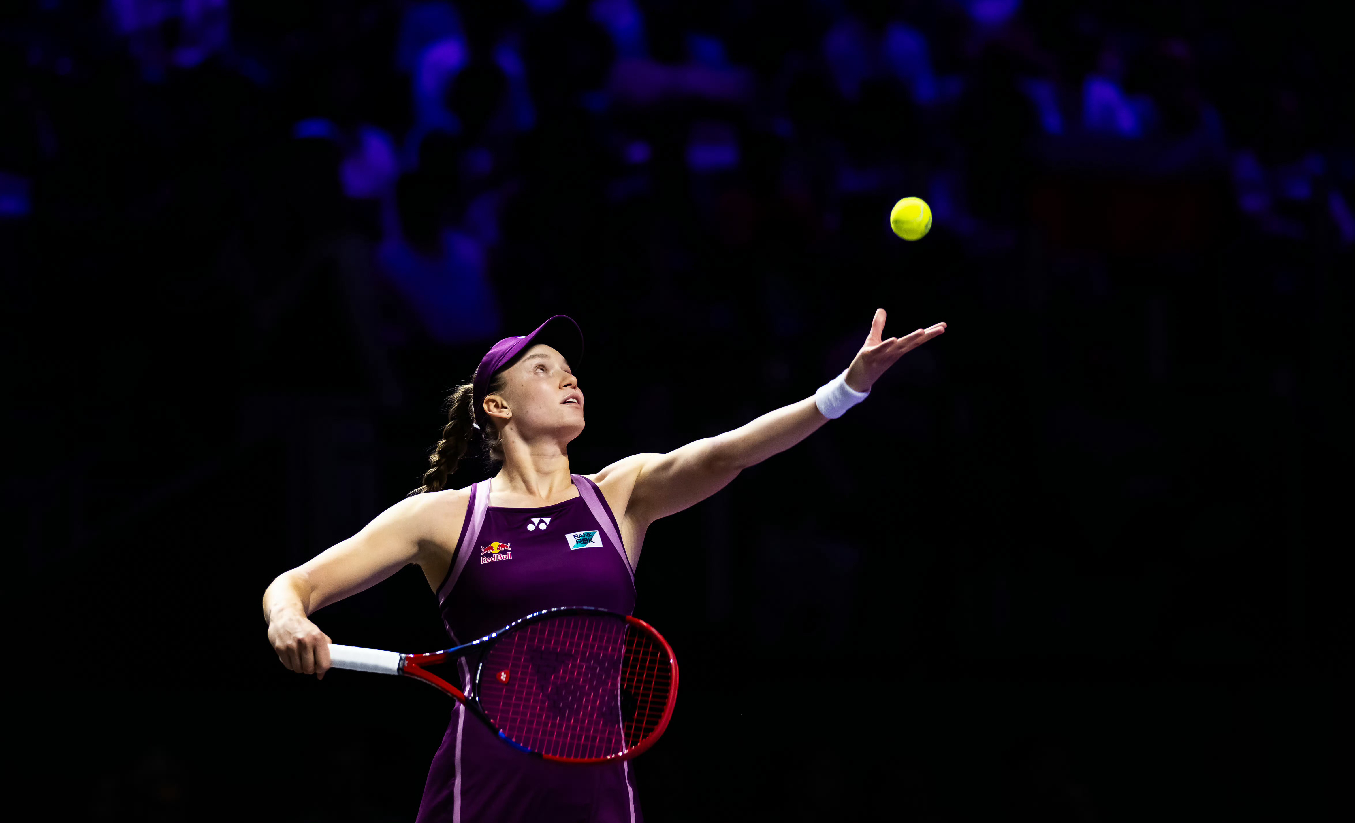 利雅得WTA年终总决赛 小组赛第三轮，莱巴金娜首盘6-4亚历山德洛娃。 ​​​