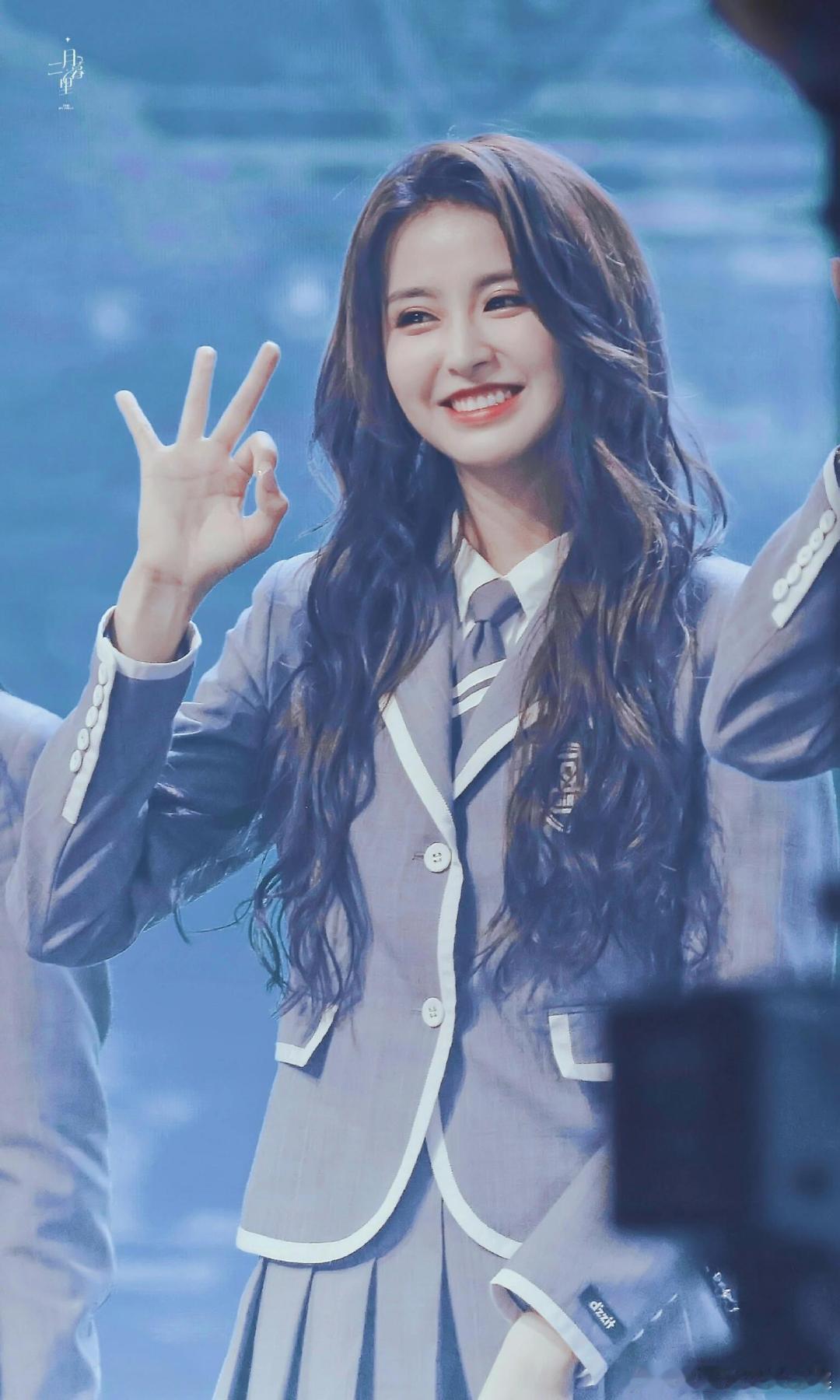 金子涵回应收藏母婴类帖子 金子涵澄清被怂恿演戏，感觉她就是一个挺单纯的小女孩 金