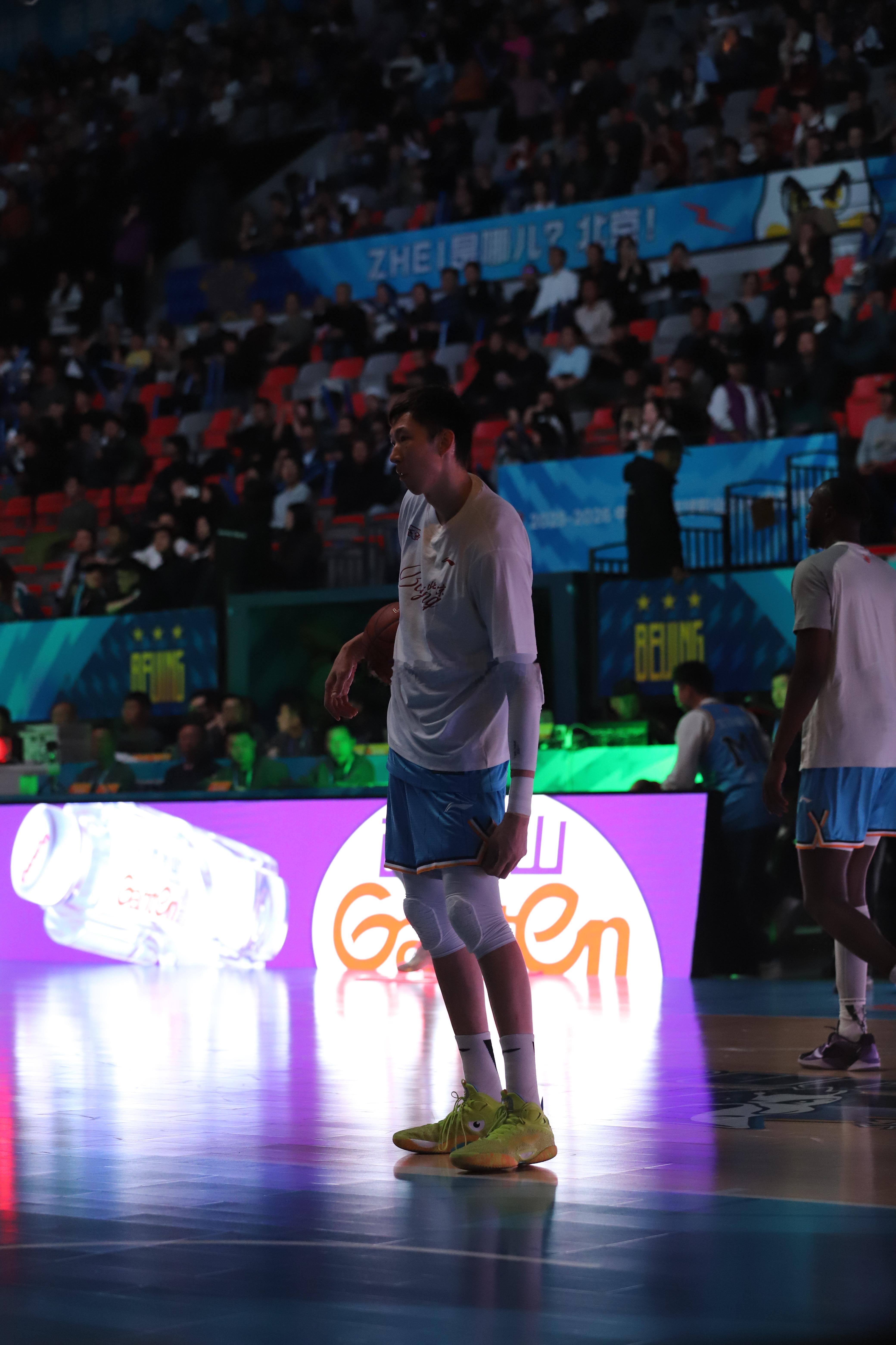 北京男篮 尝试了一些抽象派的摄像…… 