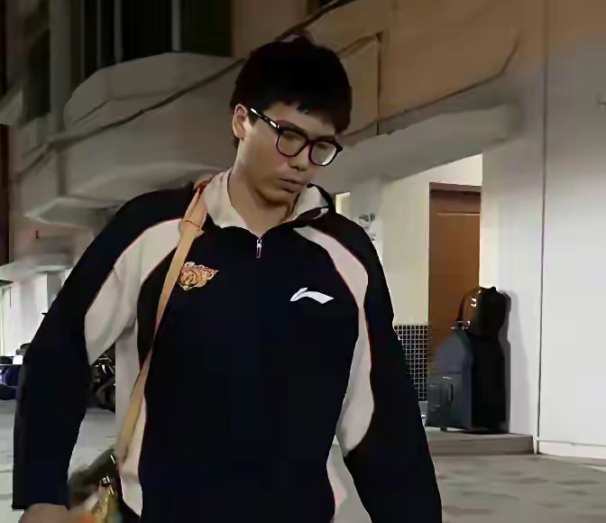 连伤3将！萨姆纳伤缺2周，内线2主力倒下，广东只剩王少杰独木难支！杜锋太难了CB