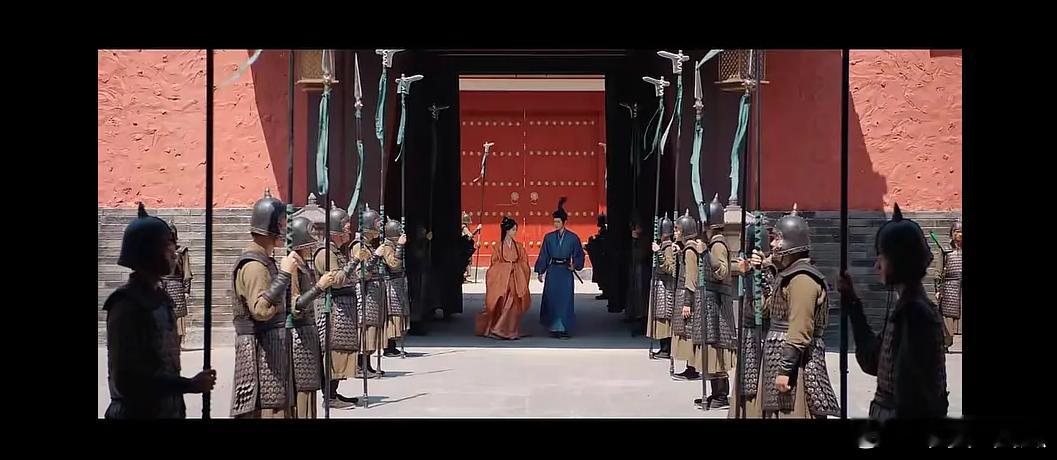 嫁金钗和翘楚同一个导演嫁金钗和翘楚的导演都是杨龙杨龙导演太会营造氛围了，嫁金钗的