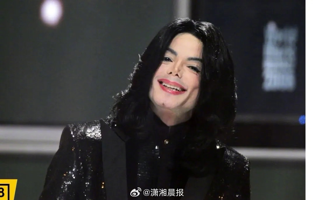 【#迈克尔杰克逊女儿获4.2亿元遗产收益##指控迈克尔杰克逊性侵者索赔4亿美元#