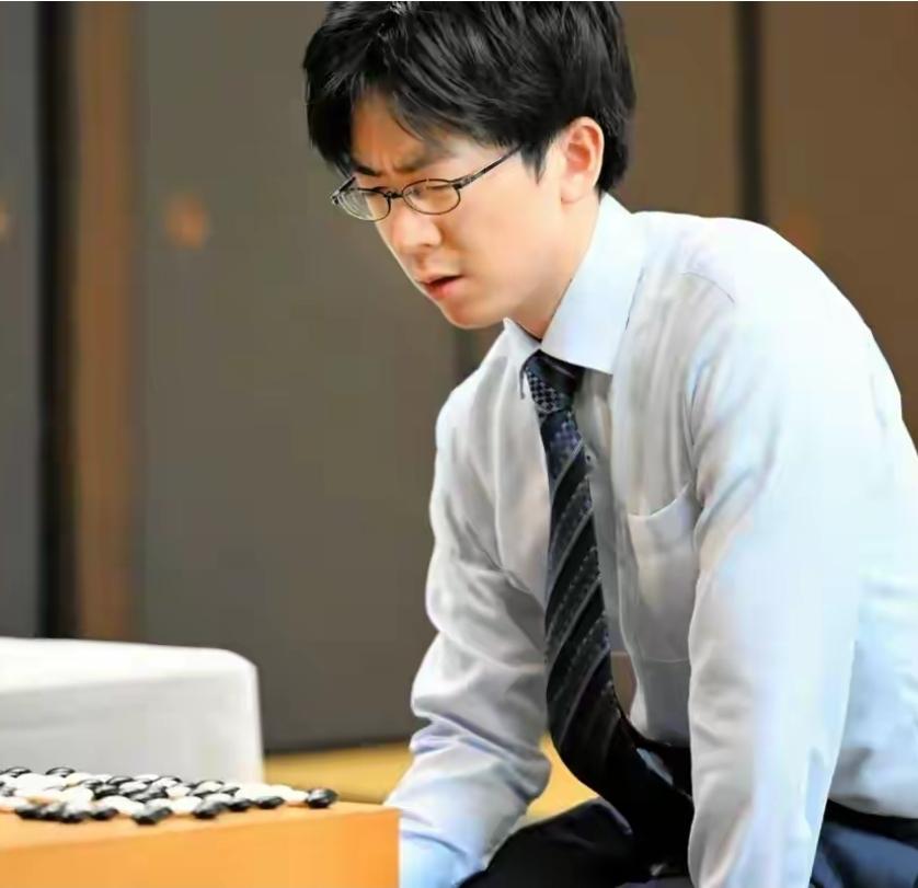 日本棋战~虎丸三连胜~夺名人一步之遥



第51期日本名人战七番棋系列挑战赛第