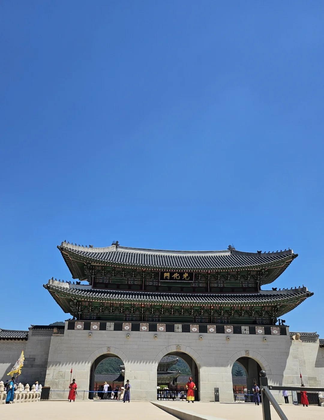 小红书这个3D图片特效太好玩啦
裸眼3D图片 
左右摇晃手机，🫯你就能发现不一