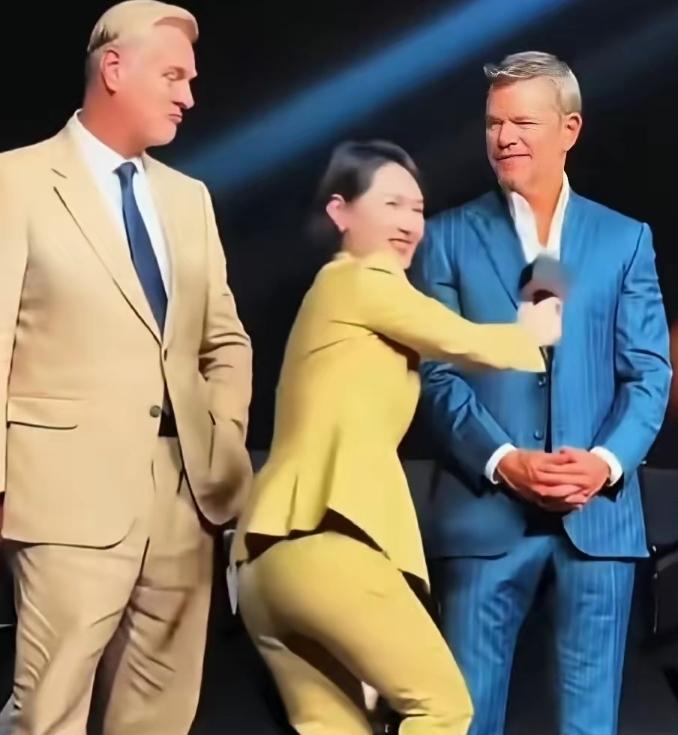 上海电视台不该默不作声，是不是给大众一个说法？

诺兰新片首映礼上，上海台主持人