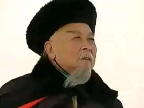 1885年左宗棠在病榻上离世时，愤慨地说：“对中国来说，十个法国将军，也比不上一