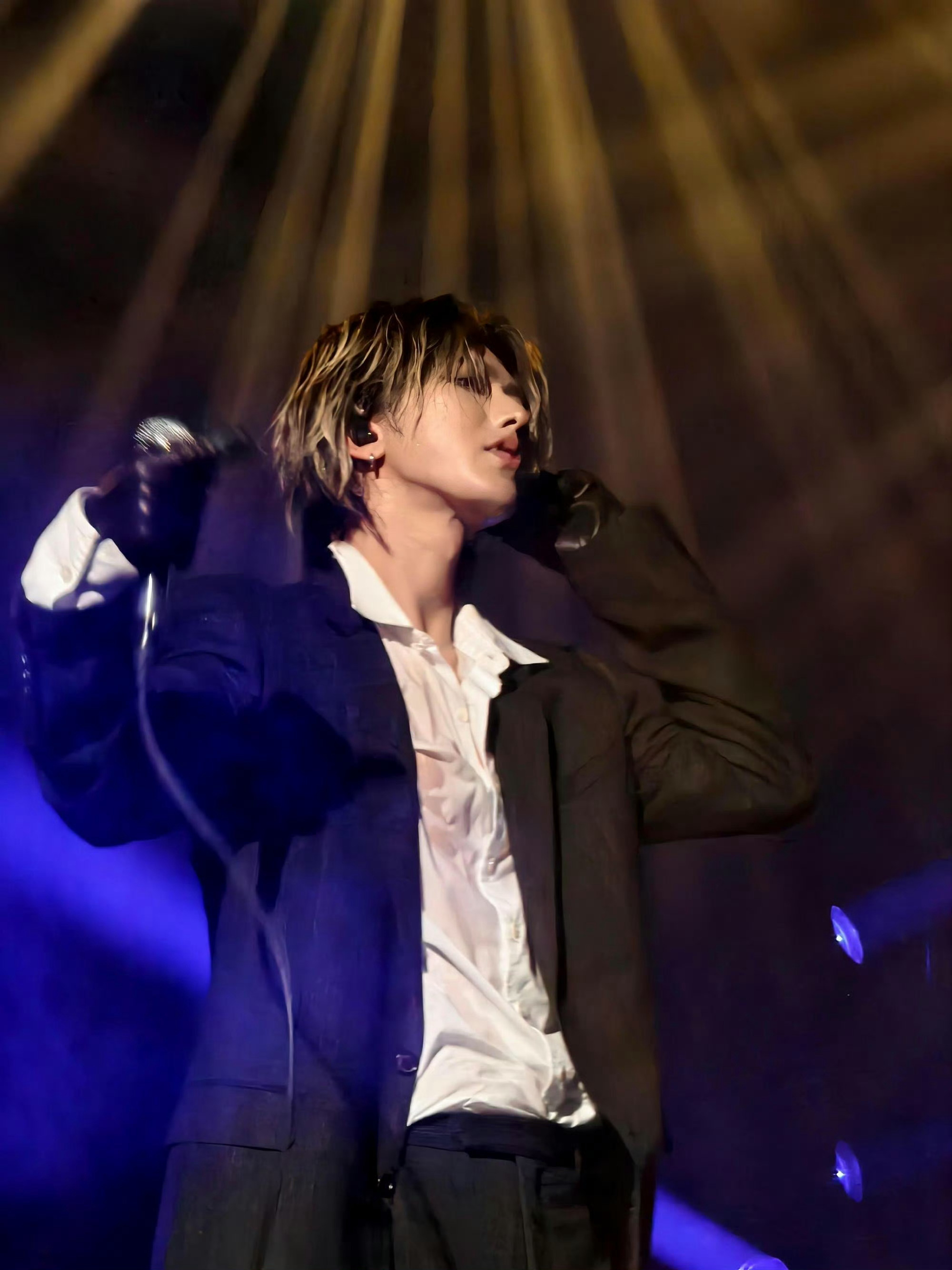 蔡徐坤  cxk蔡徐坤buv全球品牌代言人 cxk蔡徐坤柳丝木品牌全球代言人 你