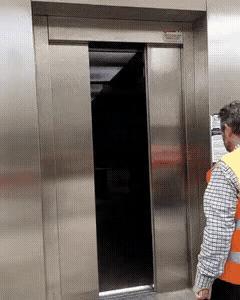 真正的演员是领导！！[捂脸]