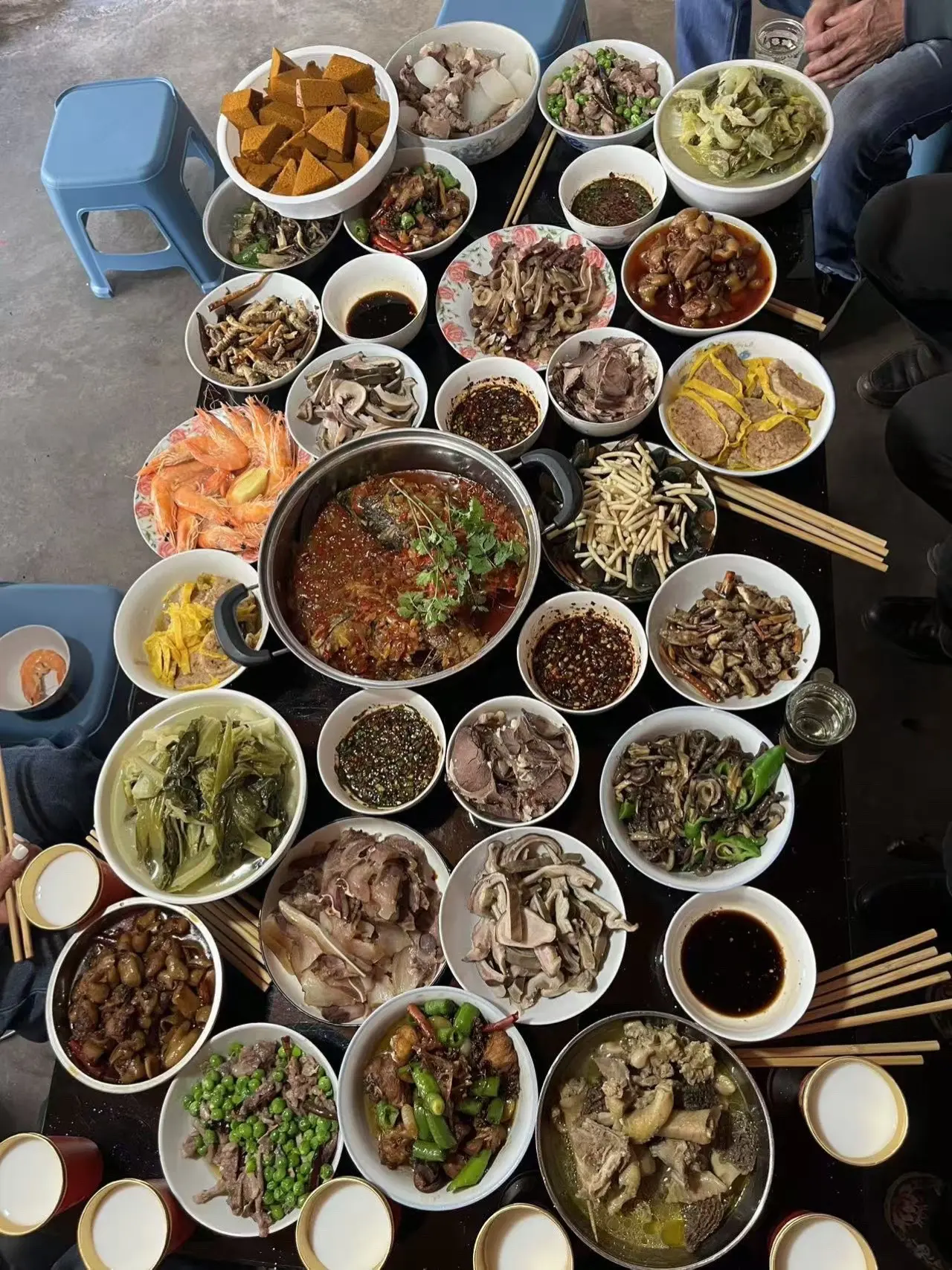 祝您们所有粉丝球迷朋友们除夕快乐新年快乐。