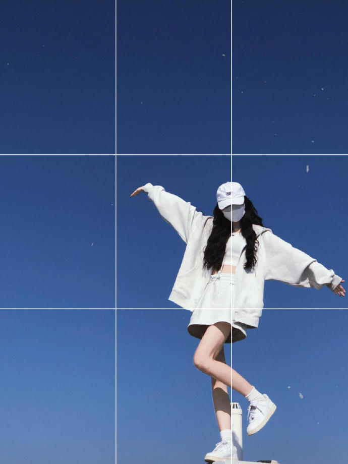 ☁️存一些蓝天拍照姿势！！氛围感拉满了！ 