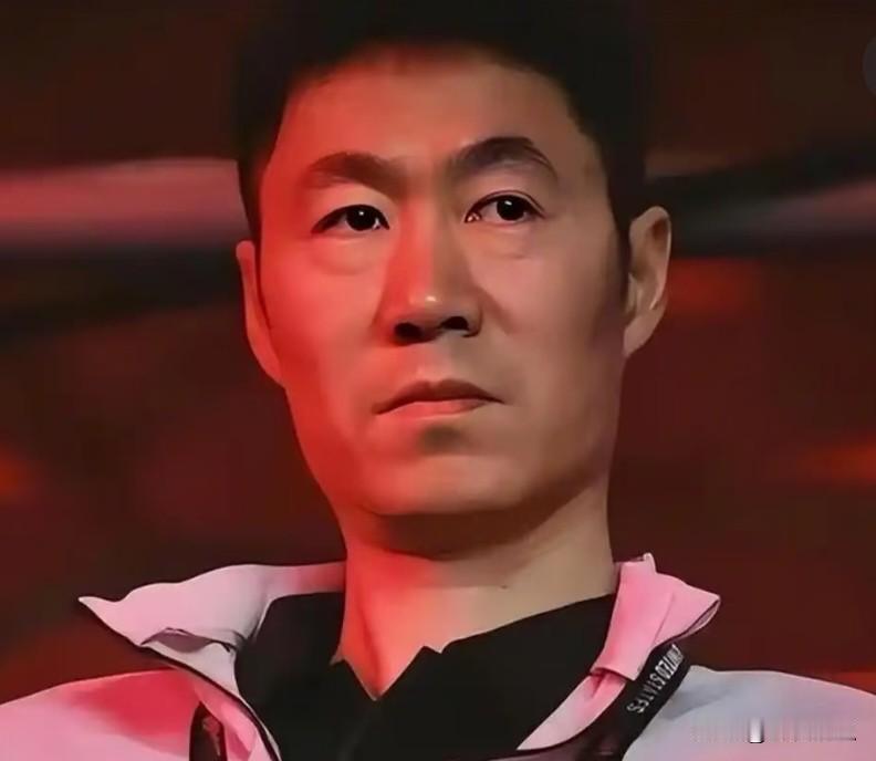 “敢冲教练组，胆子也太大了！完全不考虑自己喜欢运动员处境了？”

我就奇怪了，国