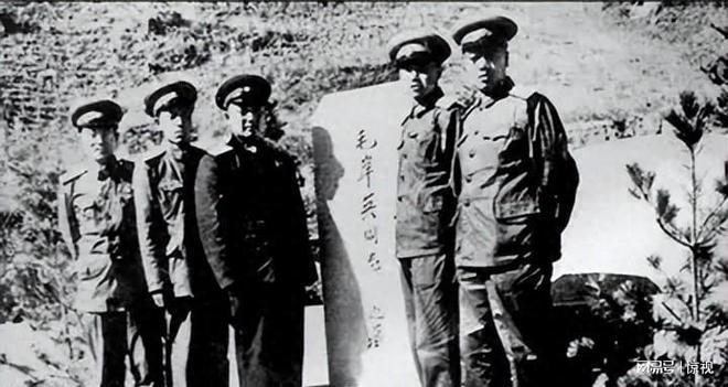 有人曾提议，把毛岸英遗体运回国内安葬，毛主席为何持反对意见？
1954年，有人提