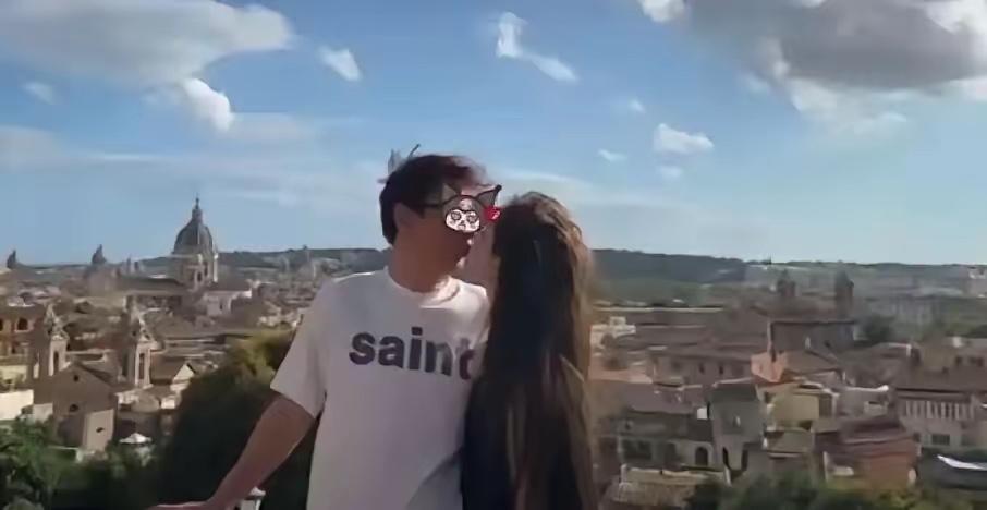 王思聪，彻底告别！

3月27日，王健林和王思聪父子俩，突然引发了网友的热议，这