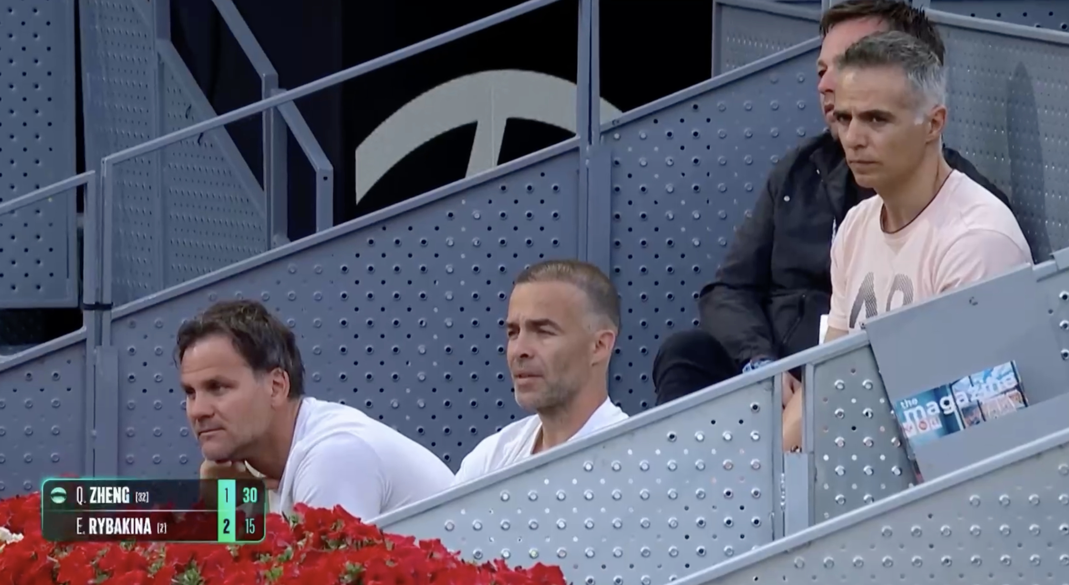 郑钦文vs莱巴金娜 郑钦文首盘率先破发，3-2领先莱巴金娜。 马德里1000赛