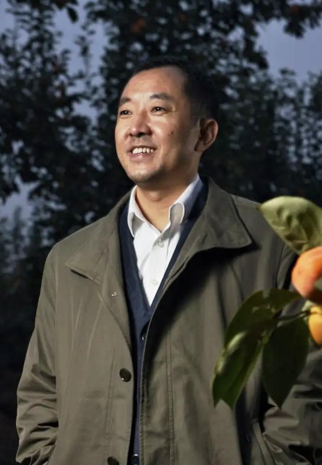 公益人陈行甲说，做慈善，一年拿七十万，多吗？我查了一下，在慈善领域，我只是第十三