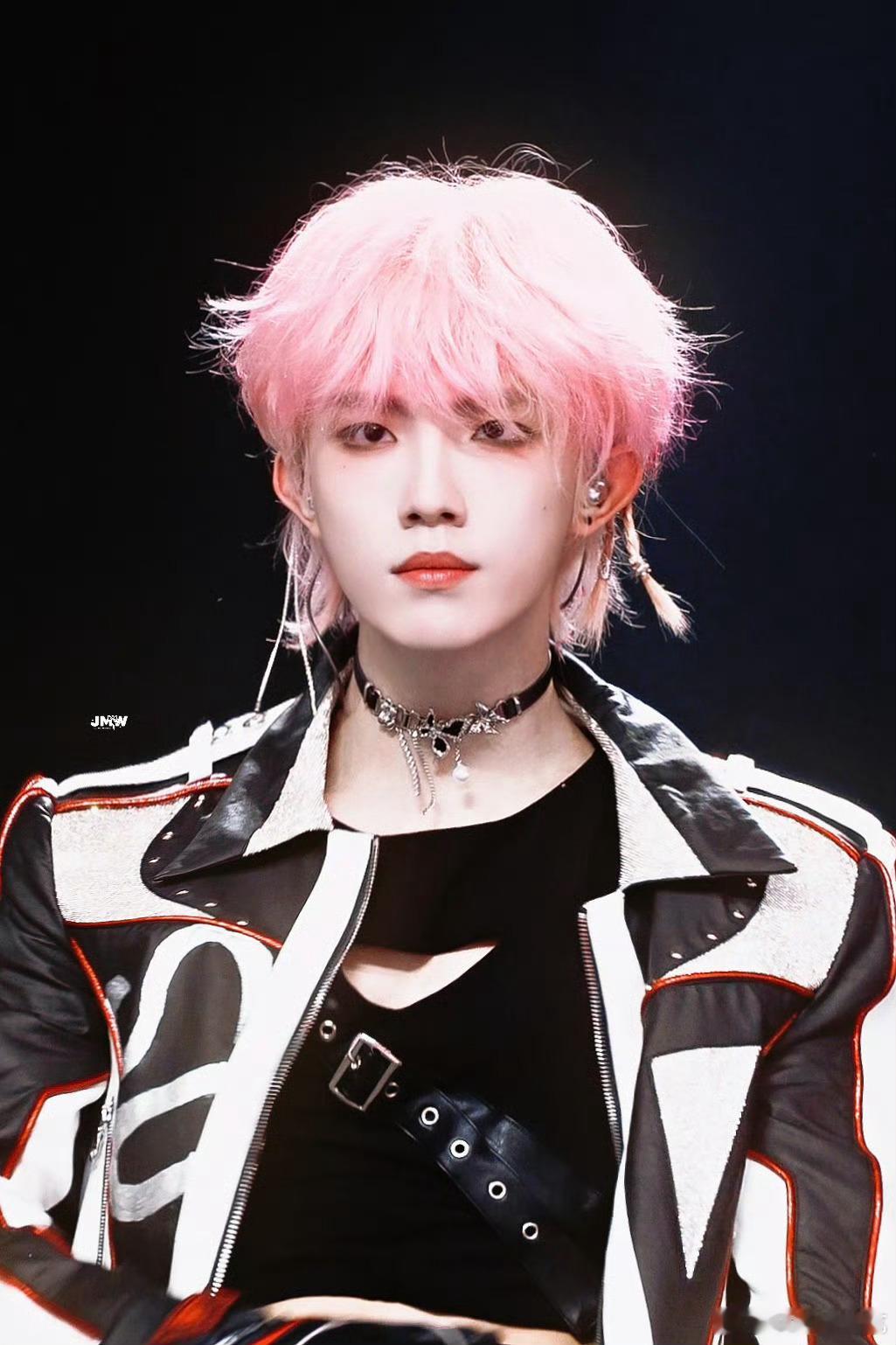 TOP更新站位天才爱豆苏新皓，人气氪金实力全方位断层领跑，线下震撼红海，五项全站