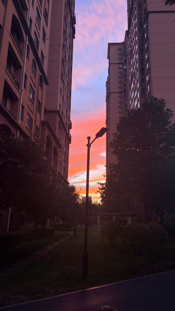今晚的晚霞好好看啊🫧 ​​​